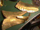 FABRICATION DE LA CHOUETTE D'OR par Michel BECKER - Coulage des éléments en or massif Éléments des dessus d'ailes